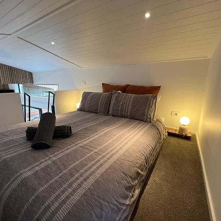 Alpine Chalet - Views, Fire-Pit, Central, Cosy Wanaka Extérieur photo
